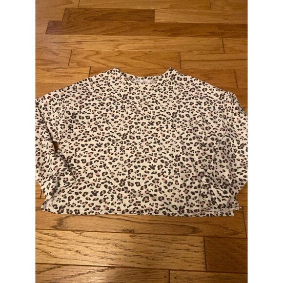 Antistar, women's animal cheetah print long sleeve cropped pullover shirts size - Picture 1 of 7